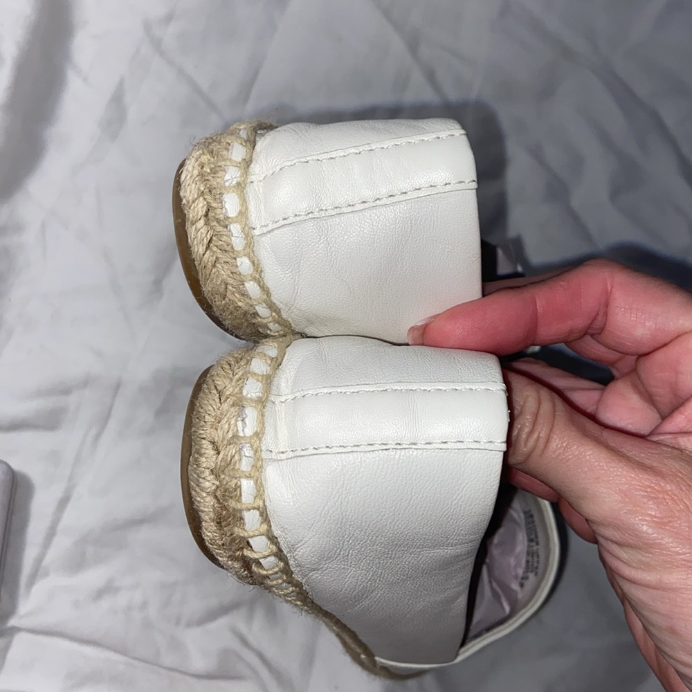 Like new Tory Burch White and Black Cap Toe Colorblock Espadrilles Flats - Picture 7 of 16